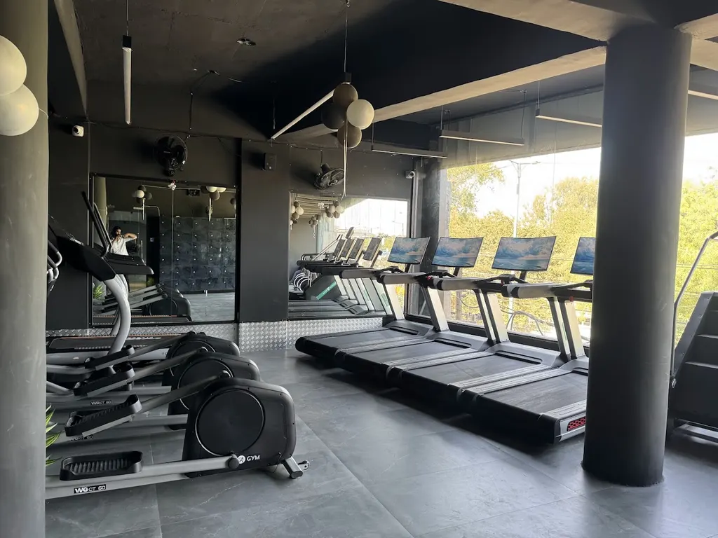 Muscle garage gym roshanpura — Yoga in Najafgarh