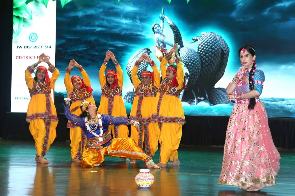 Adaakaari — Dance in Ghodbunder Road