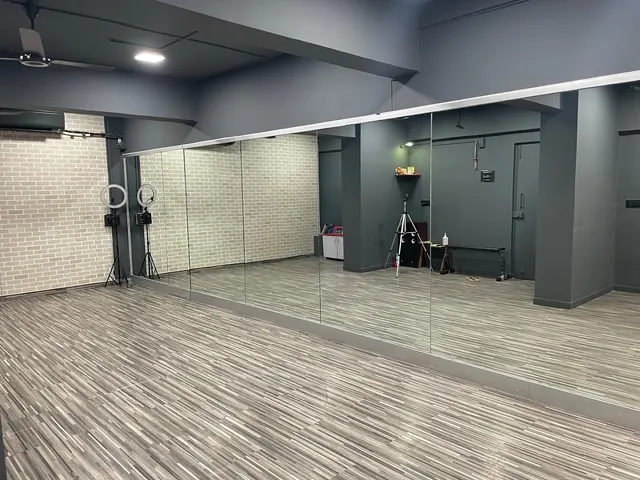 The Vibe Studio — Dance in Malad