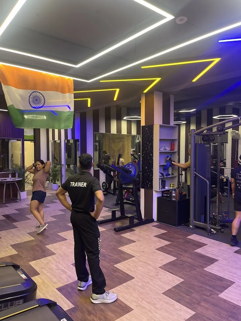 Curl Fitness Sushant Lok Phase 1 — Standard Gym in Sector 43, Gurugram