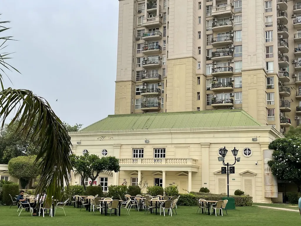 The City Club — Swimming in Galleria Market