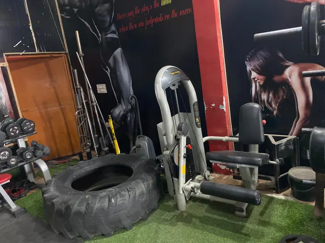 Boxer Unisex GYM — Yoga in Loni Dehat
