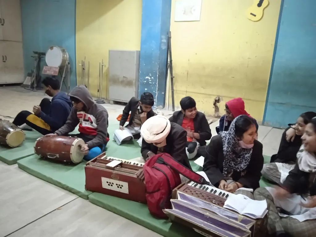 Srs Music Classes — Music in Mandawali