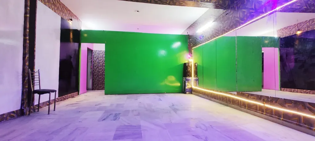 Crazy Creative Dance Studio — Dance in Mayur Vihar