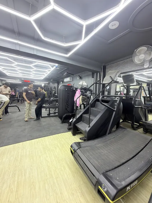 Platinum Team Iron Champs Unisex Gym (IronShariq)