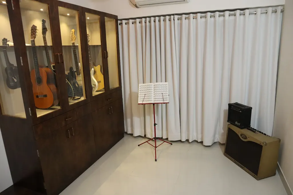 Guitar Classes - Amit — Music in Thane West
