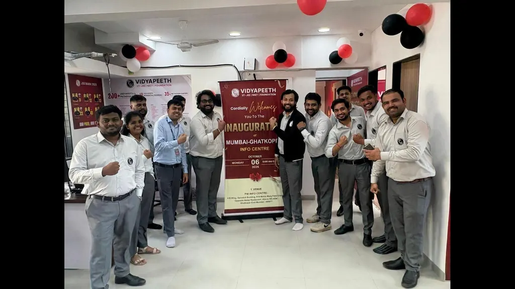 Physics Wallah Vidyapeeth Information Center — Swimming in Ghatkopar East