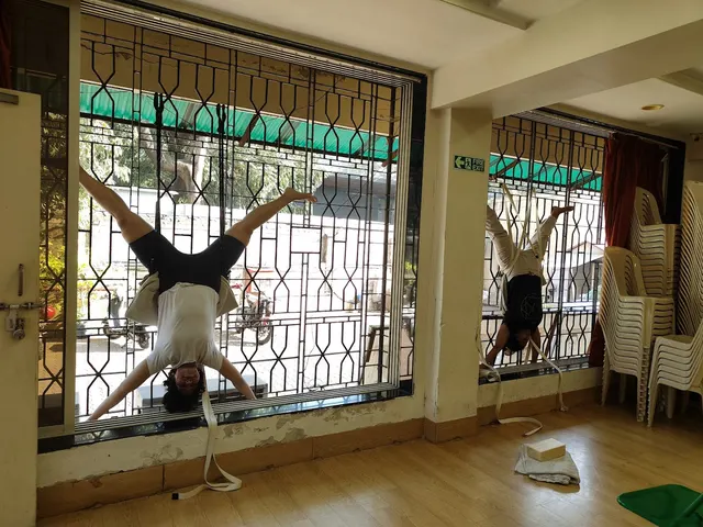 Iyengar Yoga Classes at Dadar — Yoga in Shivaji Park