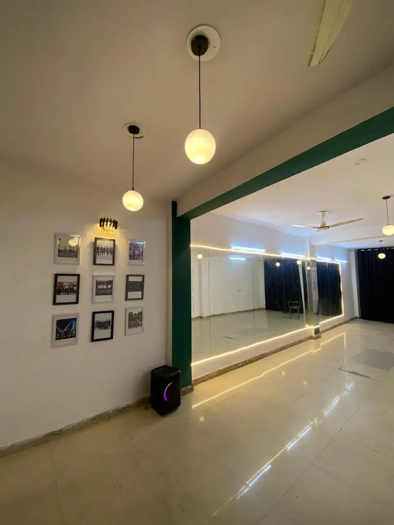 TRINETRA DANCE STUDIO by FC CREW — Dance in Patparganj
