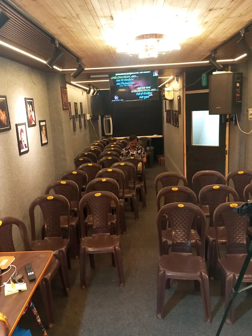 Singing star musical karaoke studio — Music in Kandivali West