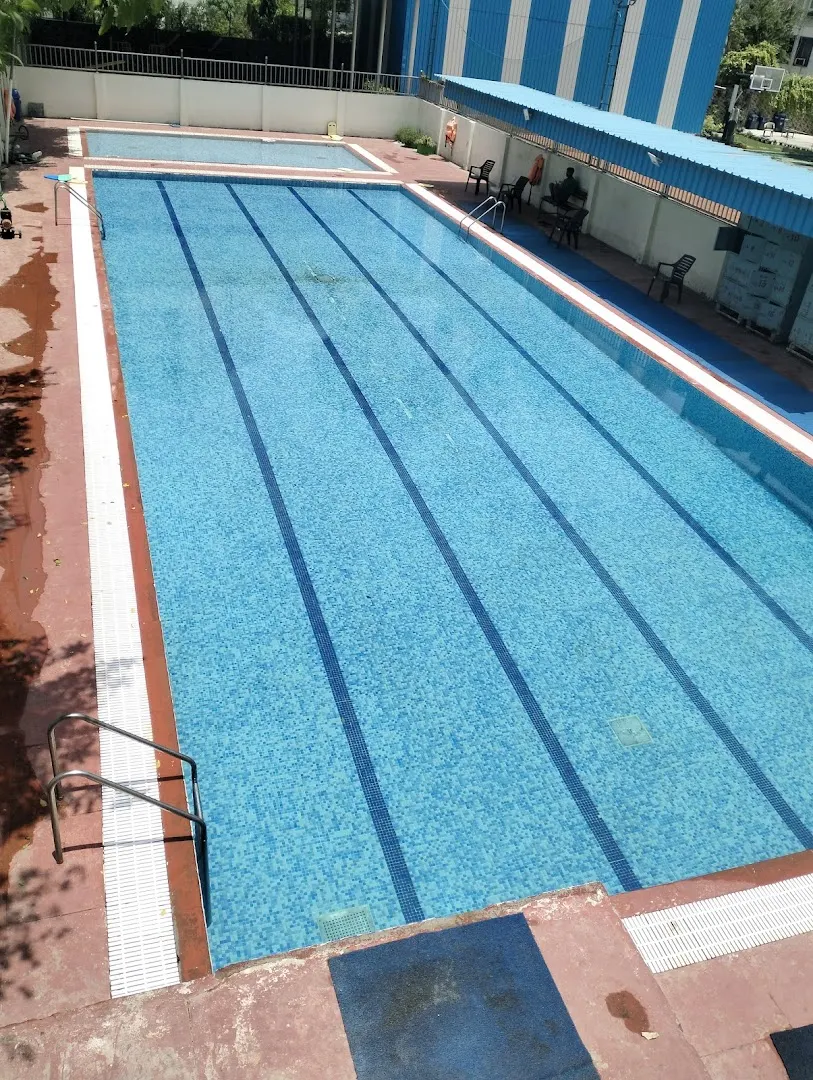 Farmer's Swimming Institute Patparganj — Swimming in Patparganj