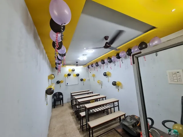 RK the institute of English — Language in Mayani chowk