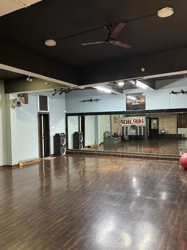 Kalatmak The Dance Station — Dance in Mowa