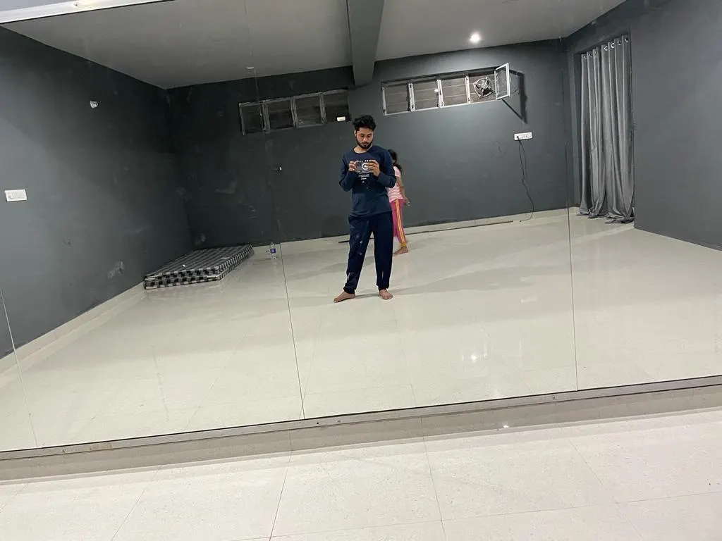 AM (ACHIEVE MOMENT) DANCE STUDIO — Dance in Karni Vihar