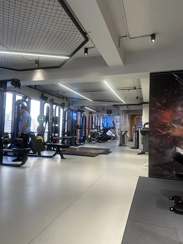 UNIVERSAL FITNESS CLUB