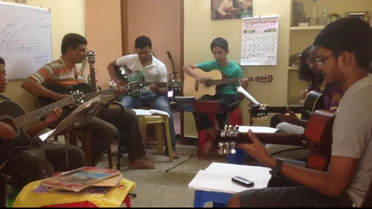 Somus Guitar Class photo 1