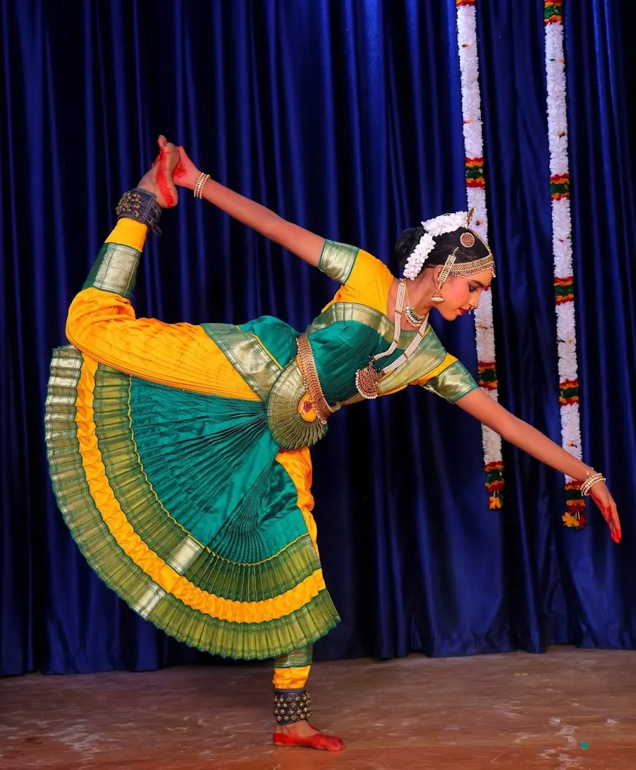 Bharathanatyam class (Kaladarshanam) — Dance in Pallikaranai