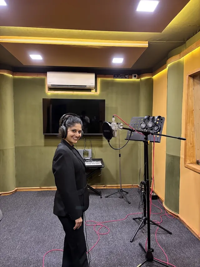SNOWBERRY MUSIC STUDIO — Music in Katraj