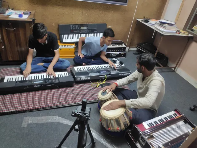 Prakash music Classes — Music in Geetanjali Colony