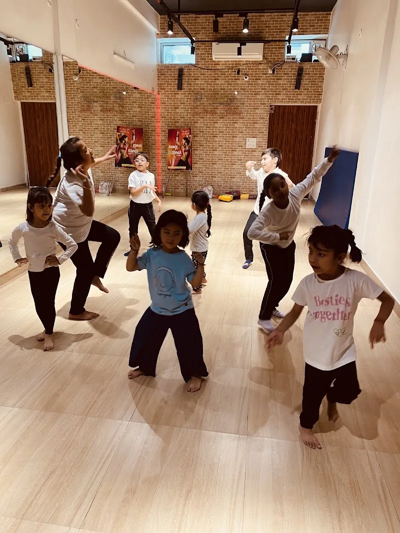 Wavez Dance Studio — Dance in Race Course