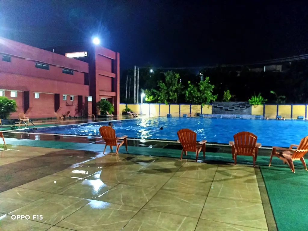 HUDA Gymkhana Club Sector 6 — Swimming in Sector 6