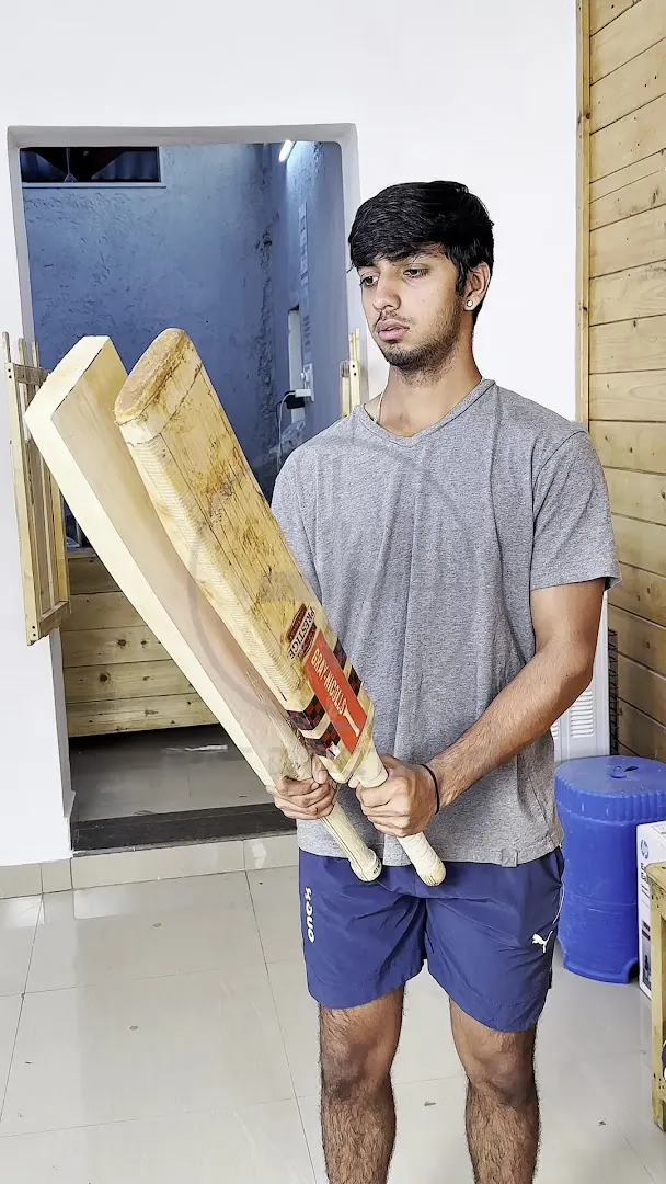 BAT DOCTORS — Cricket in Narayan Peth