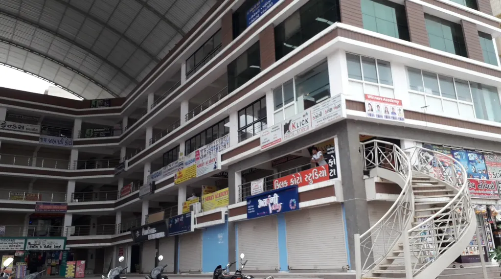 VINOLOGIC NUTRITION CENTRE — Standard Gym in Vastral