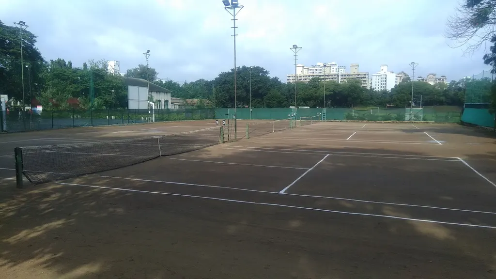 Maharashtriya Mandal lawn tennis academy — Tennis in Gultekadi