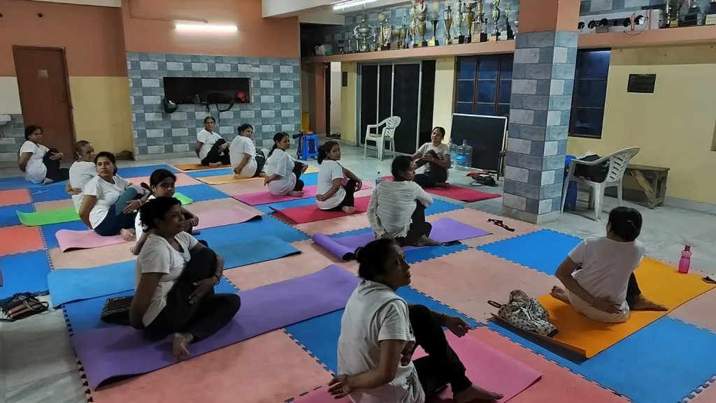 Power yoga (women's yoga centre) — Yoga in Aurobindo Park