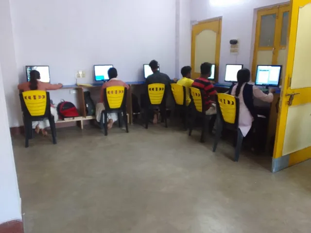 SoftTech Academy / Computer & Programming Institute — Coding & Robotics in Lalpur