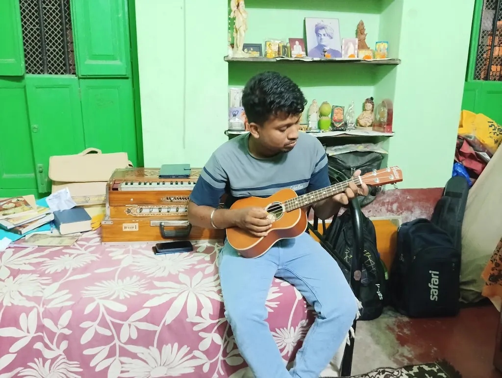 Saptasur Guitar & Ukulele Classes — Music in Shibpur