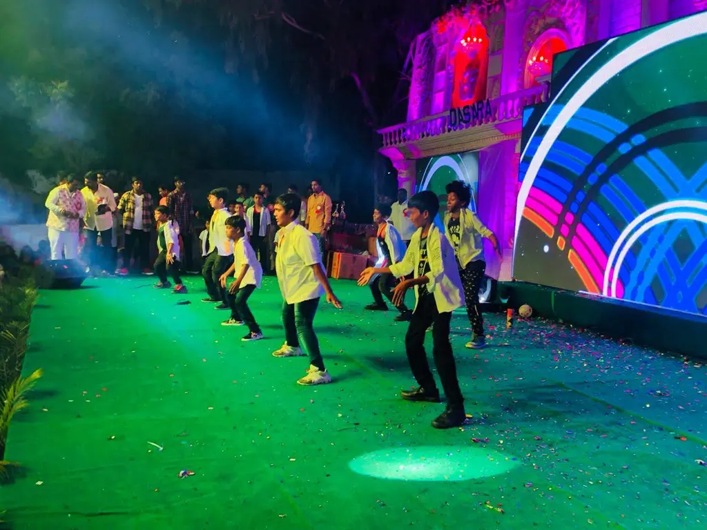 Feel The Beat — Dance in Langar Houz