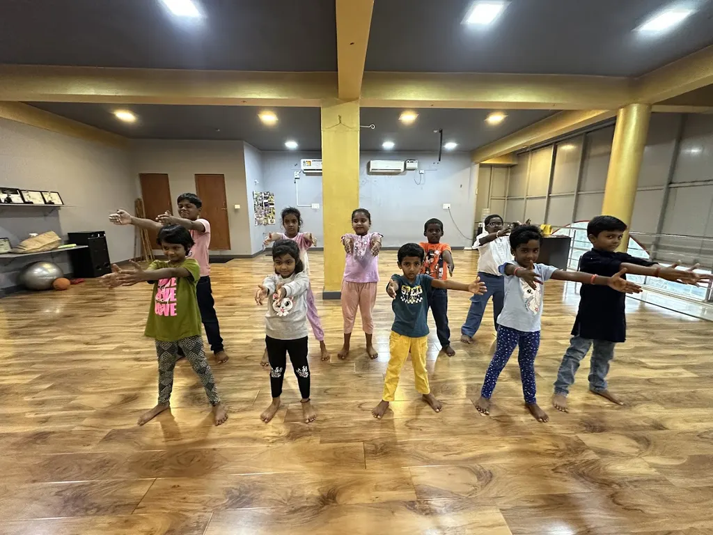 Raise i — Dance in Valasaravakkam