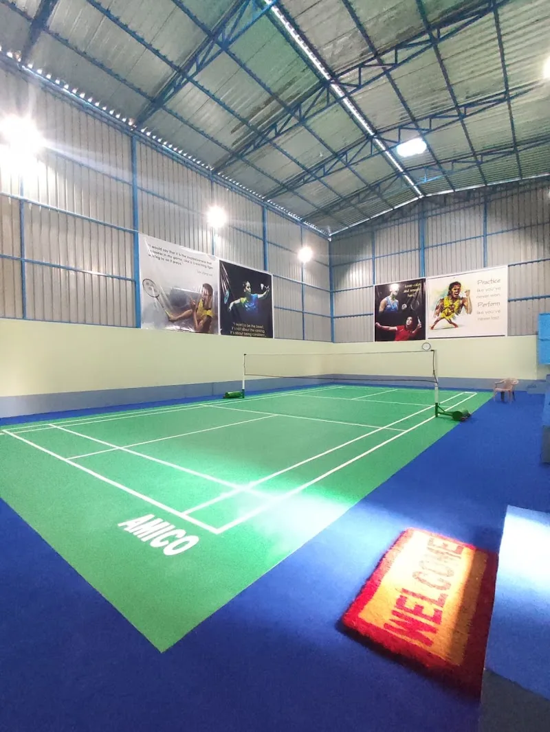Shuttle space badminton club. Sangam vihar chandrabani raod — Badminton in Gangotri Vihar