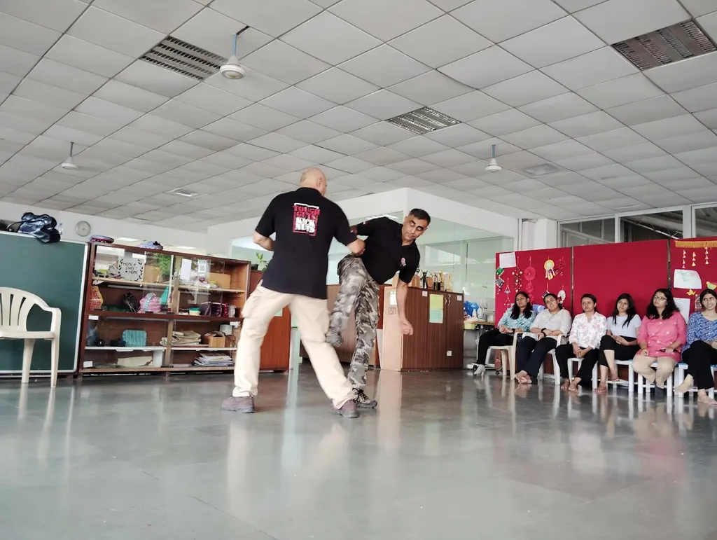 REFLEX QUOTIENT Behavioral & Combat Science Self Defense — Martial Arts in Range Hill Corner