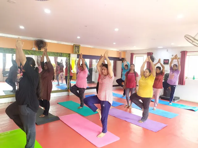 Shining Yoga and Dance Studio — Yoga in Mogappair East