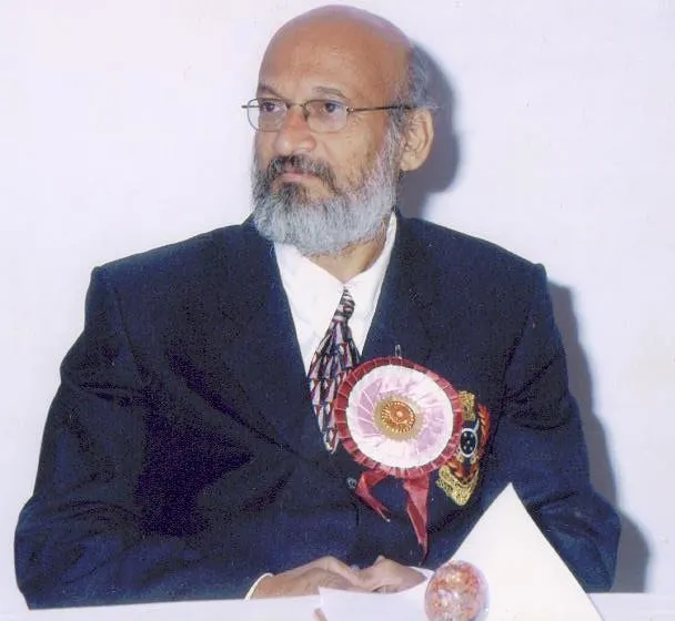 Shree Samartha Vyayam Mandir, Uday Deshpande — Yoga in Shivaji Park, Mumbai