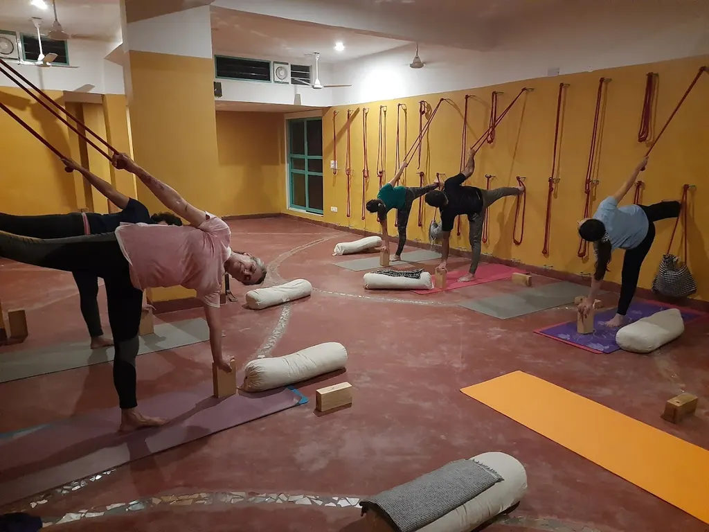 Yog Amore — Yoga in Sector 12