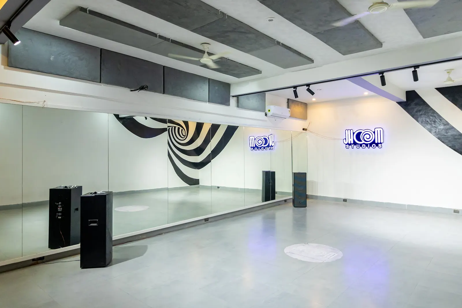 Jhoom Studios photo 1