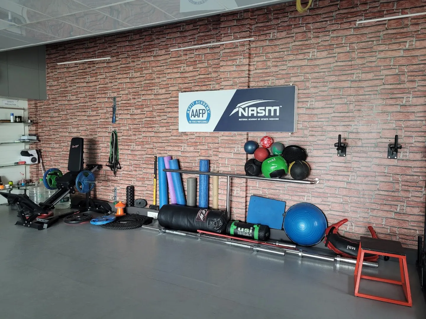 ACFIT Academy For Fitness Professionals Pvt Ltd — Standard Gym in Vettuvankeni, Chennai