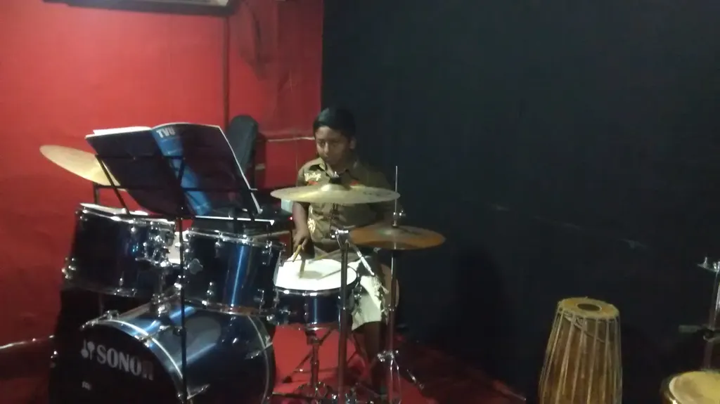 CHENNAI SCHOOL OF MUSIC — Music in Kolathur