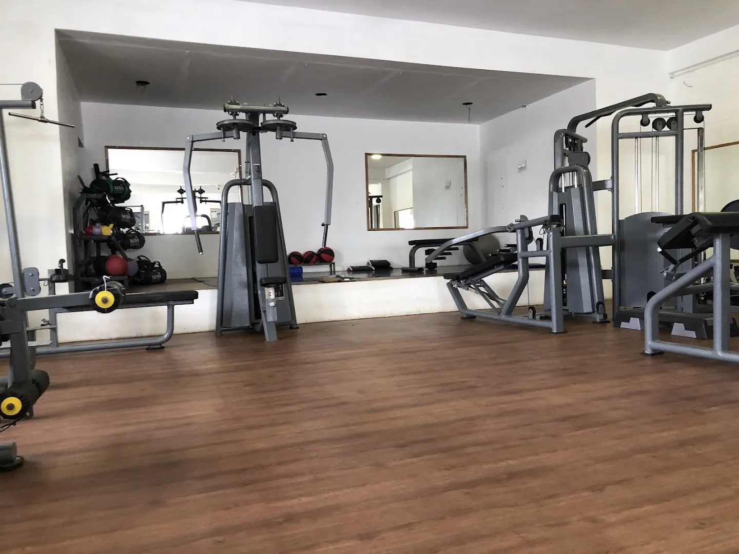 Fitness Freaks, Elite Unisex Gym — Fitness Center in Uthandi, Chennai