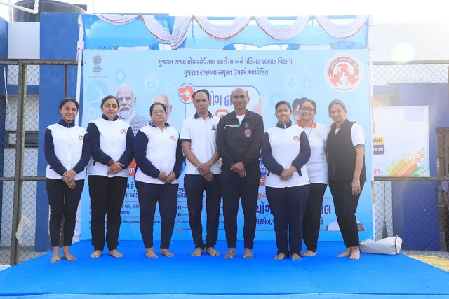 YOG COACH NISHA UTTWANI — Yoga in Kuber Nagar