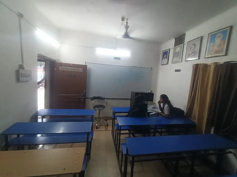 English सीखो - Best Spoken English Class in Lalpur — Language in Lalpur