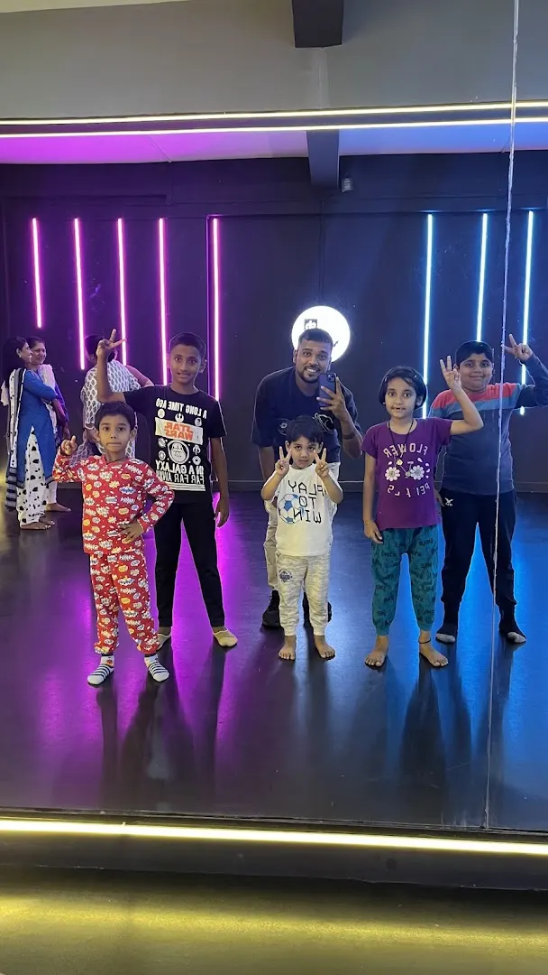 Kalakar Dance Studio Vishrantwadi — Dance in Vishrantwadi