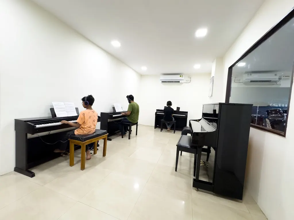Rockstudios Institute of Music and Arts — Music in Kukatpally