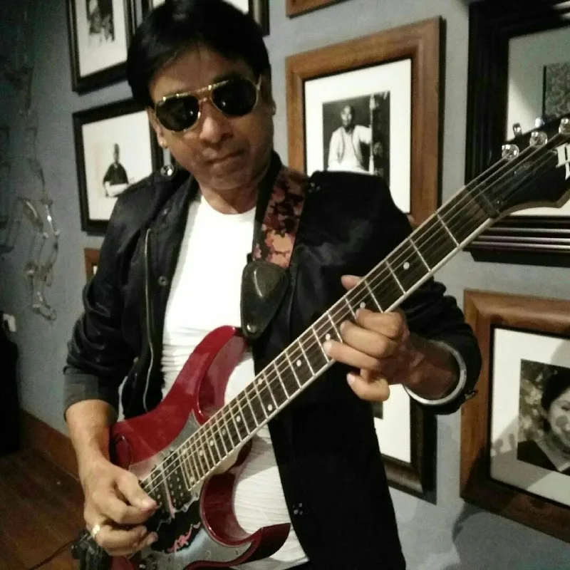 Rapid Rockers Guitar Class — Music in Purani Basti