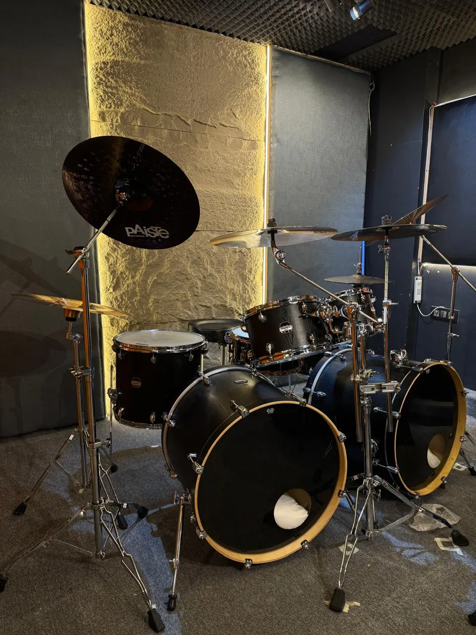 Audio Arcade Guitar Classes Academy in kandivali east Drum Training Classes in Vocal Music Instrument Classes kandivali — Music in Borivali East, Mumbai