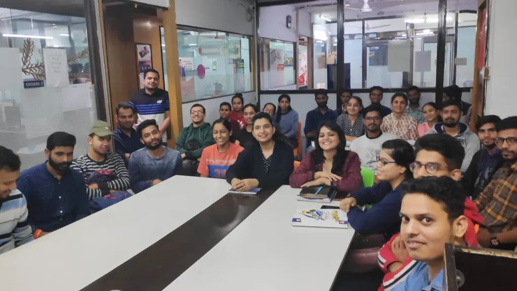 E Language Studio : School of Foreign Languages — Language in Lalkothi