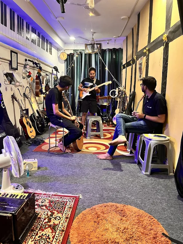 Euphony Music Classes — Music in Lashkar